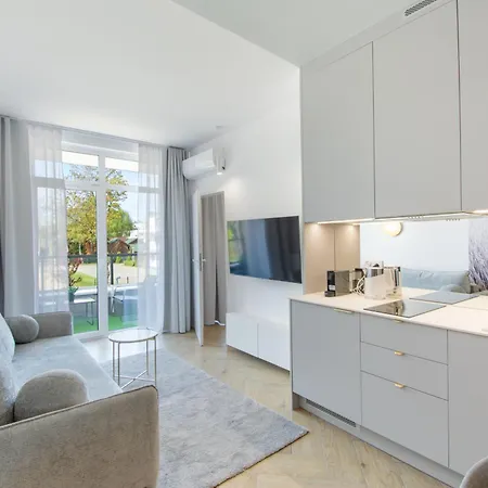 Grey A Z Basenem Letnim By Holiday&sun Apartman