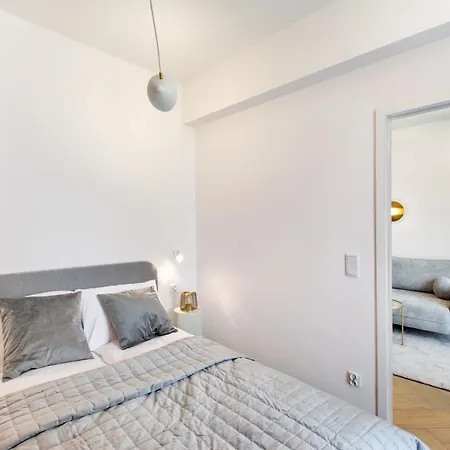 Grey A Z Basenem Letnim By Holiday&sun Apartman *