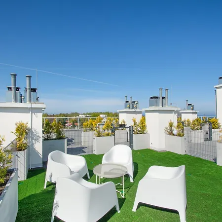 Grey A Z Basenem Letnim By Holiday&sun Apartman